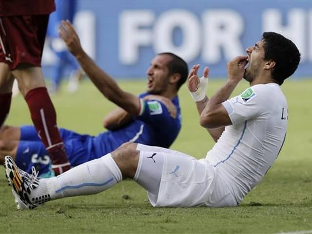 बार्सिलोना ने सुआरेज से करार किया Luis Suarez