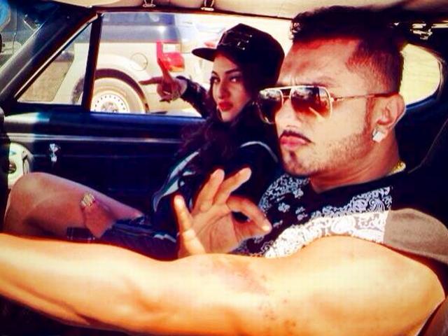 सोनाक्षी के बाद अब जैकलिन और नरगिस के साथ काम करेंगे हनी सिंह Honey singh