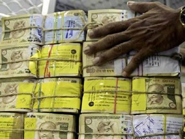 मध्य प्रदेश: सामने आया करोड़पति क्लर्क, दो करोड़ से अधिक की संपत्ति का मालिक clerk_mp_india_crore