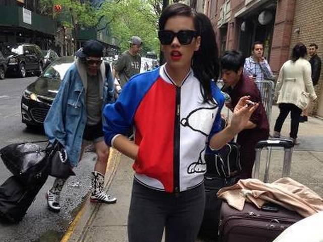 लिली एलेन के घर में इंटरनेट पर प्रतिबंध Lily Allen_Internet_Ban_Singer_