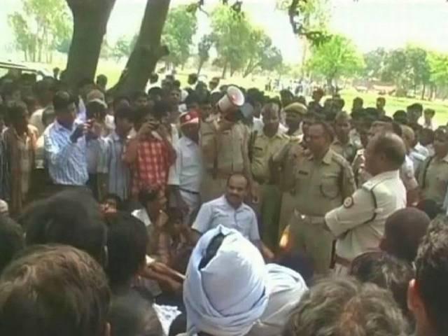 बदायूं गैंगरेप: गंगा के उफान ने फेरा दोबारा पोस्टमार्टम कराने की कोशिशों पर पानी bandaun_gangrape