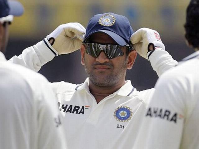 धोनी की गलत कप्तानी से इंग्लैंड को मिली बढ़त! DHONI_BHUVNESHWAR KUMAR
