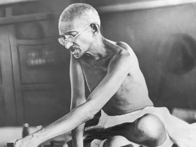 आसान नहीं है गांधीवादी सिद्धांतों का पालन करना: पाकिस्तानी अधिकारी gandhi