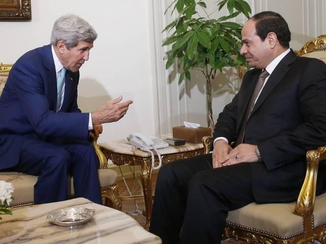 ..जब अमेरिकी विदेश मंत्री को गुजरना पड़ा मेटल डिटेकटर से john_kerry_egypt_security