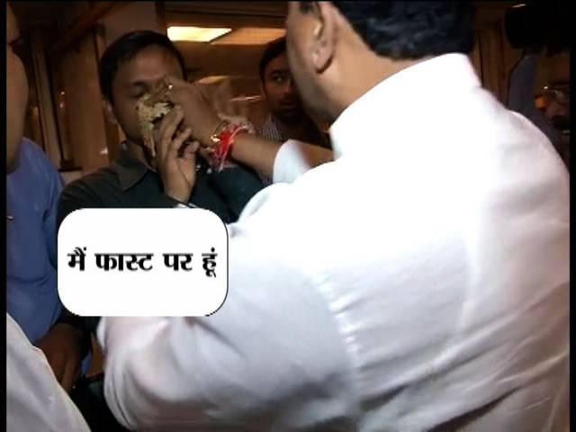 जिल्लत को दफनाने या जलाने के लिए कौन सी जगह मुनासिब होगी? bjp_shiv sena_mp