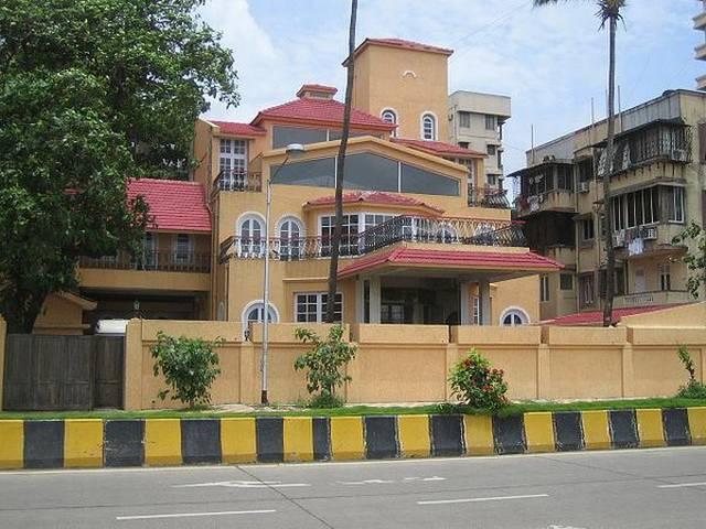 बिक गया राजेश खन्ना का बंगलो 'आशीर्वाद', खरीददार को नोटिस भेजेंगी अनिता आडवाणी Rajesh Khanna’s bungalow ‘Aashirwad’ sold for Rs 90 crore