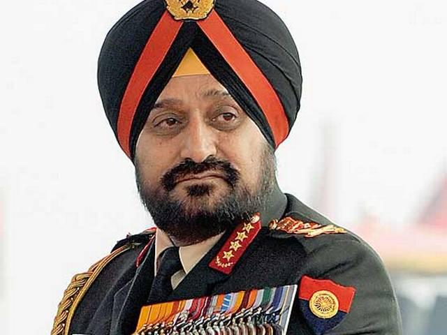 सेना प्रमुख ने करगिल शहीदों को दी श्रद्धांजलि army_chief_tributes_kargil