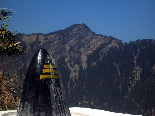 एक लाख छिद्रों वाले दुर्लभ शिवलिंग में पाताल जाने का रास्ता! shivling_lord shiv