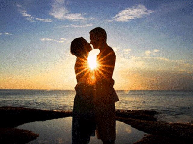 ज्यादा पढ़ी-लिखी हो बीवी तो नहीं रहता तलाक का खतरा husband wife_relationship_divorce