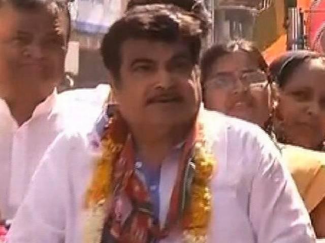 विवादों में गडकरी ही क्यों फंसते हैं? nitin gadkari_bjp_dispute