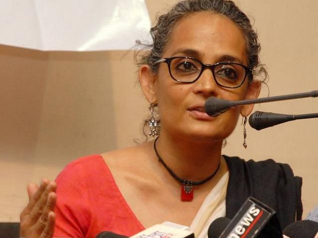 केरल पुलिस ने अरूंधति के भाषण की वीडियो क्लिप मांगी Keral Police_Arundhati Roy_Video_Clip_