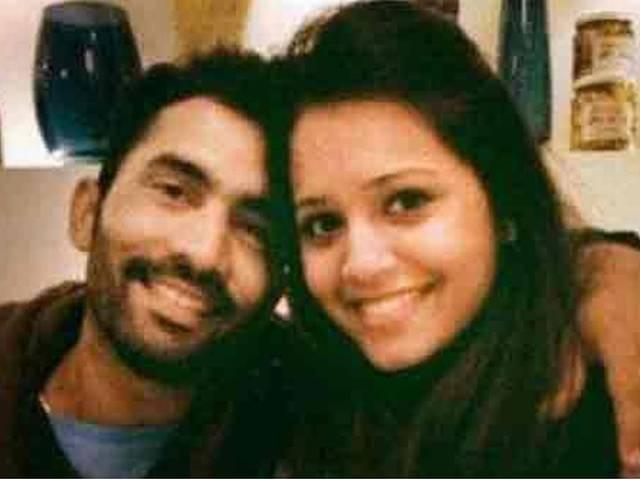 पति दिनेश कार्तिक की मौजूदगी में जीता दीपिका ने गोल्ड dinesh karthik_present_at_cwg_on_gond_victory_of_his_wife_dipika_palikal