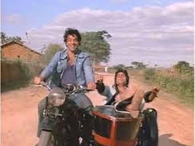 बॉलीवुड के वो गानें जिनमें हैं दोस्ती की खुशबू bollywood_friendship_song