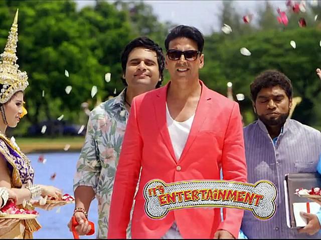 अक्षय ने आवारा कुत्तों के लिए कपड़े नीलाम किए Akshay Kumar entertainment