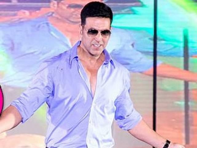 पहली बार रैंप पर उतरे मिस्टर खिलाड़ी और कुत्तों ने दिया साथ akshay kumar_its entertainment_dogs