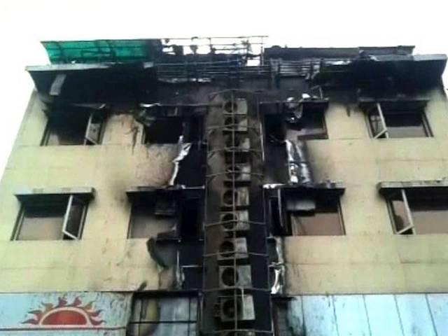 नवी मुंबई के वॉल्टन होटल में आग से एक की मौत, 20 लोग जख्मी Fire at a hotel in Vashi today early morning