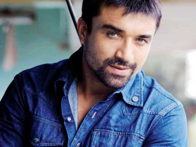 एजाज की झोली में संजय की फिल्म ejaj_got_film
