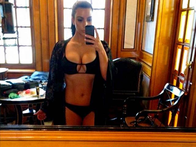 कर्दशियां की 'सेल्फीज' Kardashian’s book on Selfie