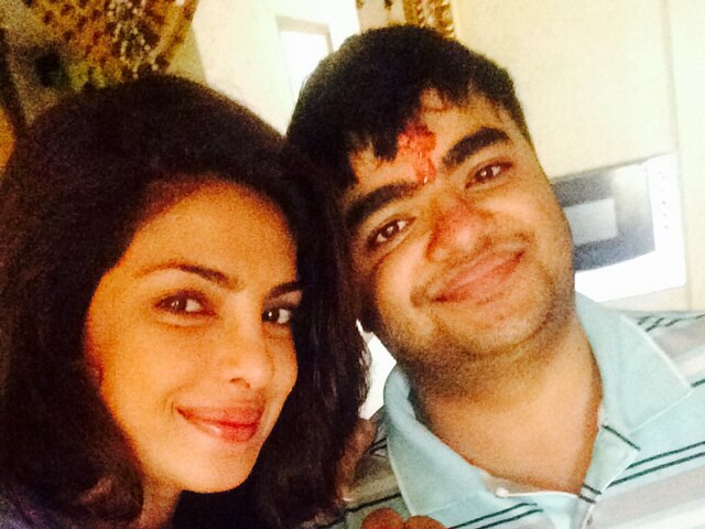 भाई को राखी बांध सामाजिक कार्य में जुटीं प्रियंका priyanka_celebrate_rakhi_in_sprcial_manners