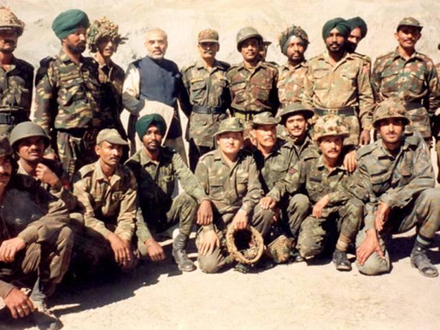 जब करगिल में गोलियां चल रह रही थीं तब वहीं थे मोदी kargil_modi_jammu kashmir