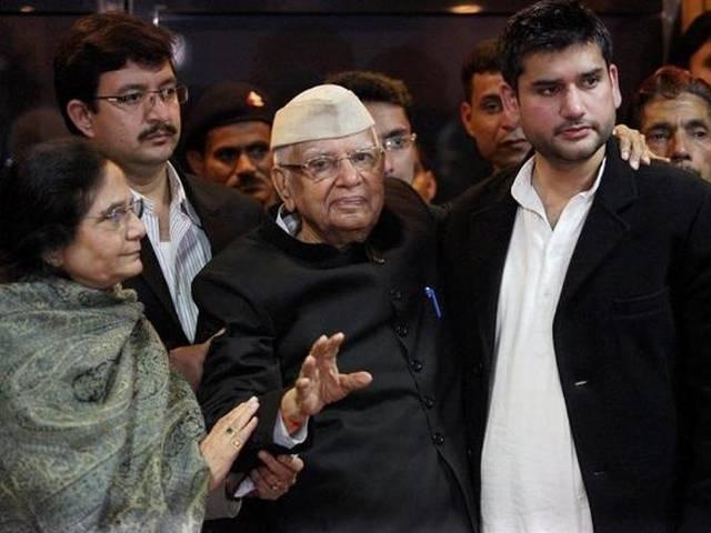 एनडी तिवारी ने पत्नी और बेटे को सौंपी ‘पारिवारिक और राजनीतिक’ विरासत Have transferred family inheritance to Ujjwala, Rohit: Tiwari