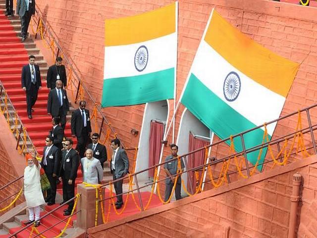 चाय वाले की बात पर अपनापन महसूस होता है: मोदी chai_modi_redfort