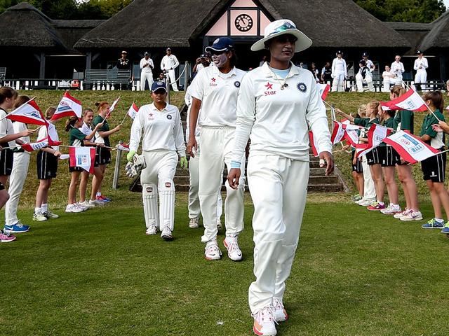 महिला क्रिकेट: भारत ने इंग्लैंड को 6 विकेट से हराया womens cricket_india beat england