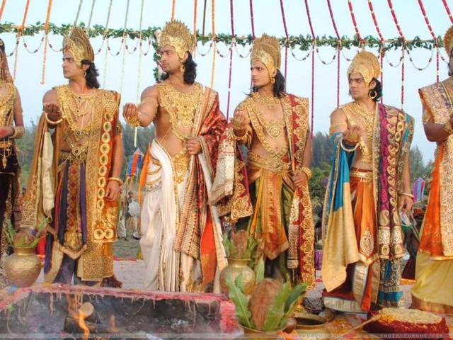 'महाभारत' समाप्त, टीम ने मनाया सफलता का जश्न mahabharat_success