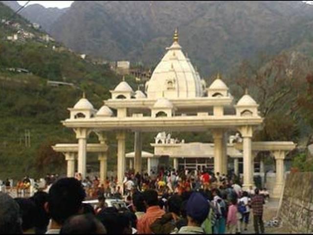 वैष्णोदेवी में भूस्खलन, नौ लोग घायल vaishno devi_jammu