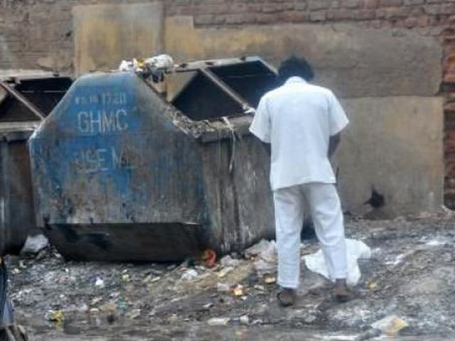 दिल्ली में सार्वजनिक स्थलों पर पेशाब करने पर लगेगा 1000 रु का जुर्माना fine_urinating