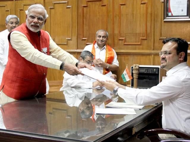 मोदी के चुनावी हलफनामे पर याचिका: अदालत ने गुजरात सरकार से जवाब मांगा modi_court_answer