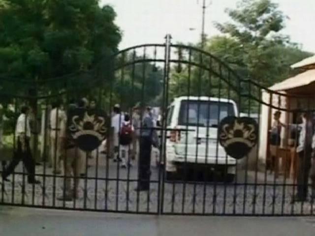 संदिग्ध रैगिंग के बाद बिहार के मंत्री के पुत्र की हालत गंभीर bihar_minister_s_son_scindia_school_dmit in hospital