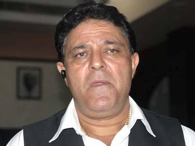 युवराज सिंह के पिता पार्किंग विवाद को लेकर गिरफ्तार cricketer_yuvrajsingh_father_arrested