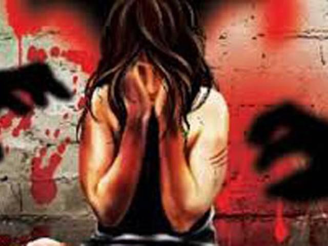तीन युवकों ने अपहरण कर युवती के साथ किया गैंगरेप, एक गिरफ्तार gangrape