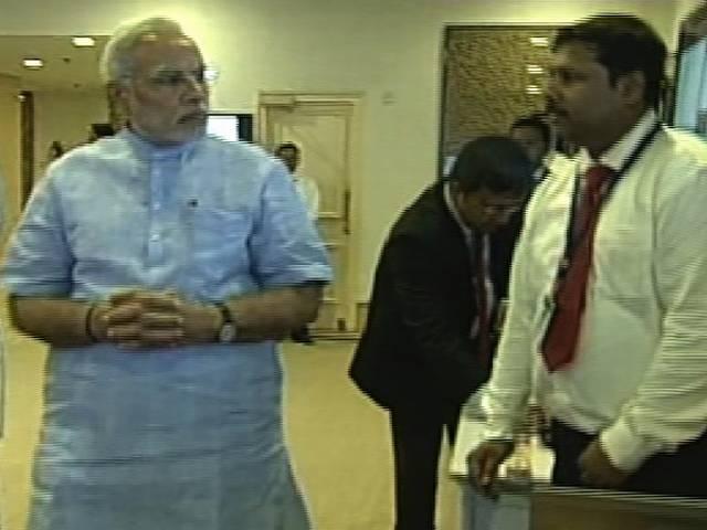 प्रधानमंत्री मोदी ने की जन धन योजना की शुरुआत, खाता खोलने के लिए 60 हजार कैंप लगाएंगे सरकारी बैंक pm narendra modi launch ambitious Jan Dhan Yojana today