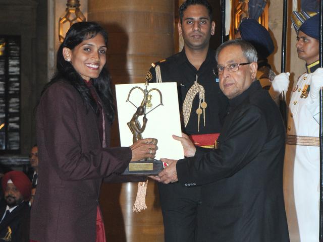 राष्ट्रपति ने खिलाड़ियों को खेल पुरस्कार से सम्मानित किया arjun award