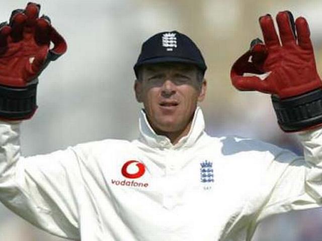 'इंग्लैंड को वनडे क्रिकेट का सबक सिखा रहा है भारत' alec stewart