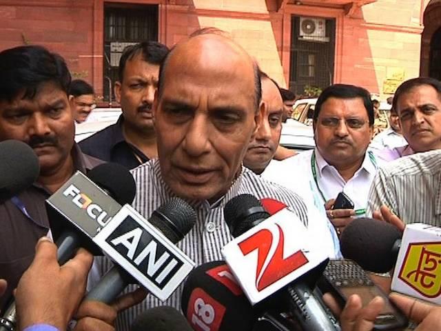 पाकिस्तान संघषर्विराम उल्लंघन जारी रखे तो सफेद झंडे न दिखाएं, पलटवार करें सुरक्षा बल: राजनाथ rajnath_said_do_not_surrender_on_palistan_ceasefire_violetion