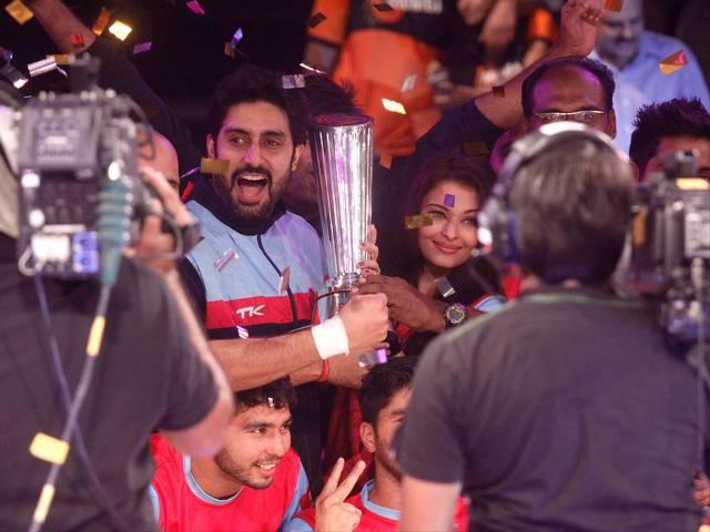 अभिषेक की कबड्डी टीम के जीतने पर बी-टाउन ने दी बधाई ENTERTAINMENT – B-Town congratulate Abishek Bachchan post kabaddi team’s win