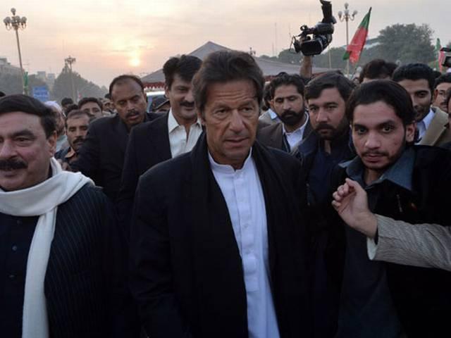 पाक संसद में गरमागरम बहस, प्रदर्शनकारी बातचीत के लिए सहमत imran khan_pakistan protest_qadri