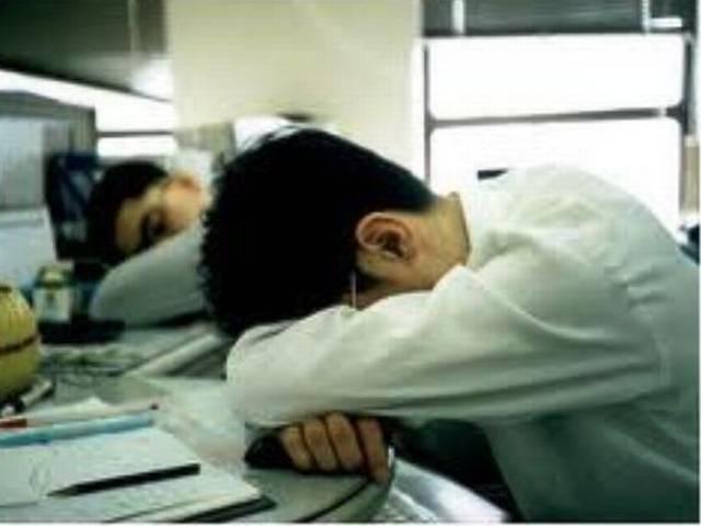 नींद में कमी से मस्तिष्क होगा कमजोर? Sleep Less_Brain_Week_