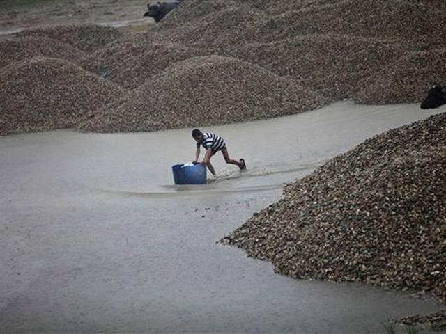 कश्मीर बाढ़: लापता जवानों की खोज जारी jammu_kashmir_flood