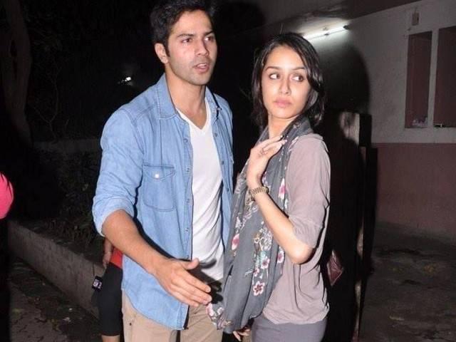 श्रद्धा को बेहिचक किस कर सकता हूं: वरुण I can kiss Shraddha without inhibition