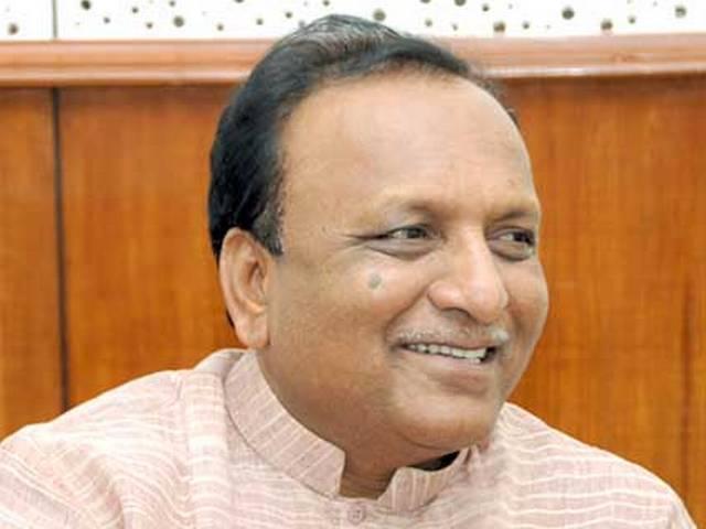 एनसीपी नेता लक्ष्मण राव धोबले पर रेप का केस दर्ज, पीड़ित ने लगाया अश्लील फोटो खींचकर रेप का आरोप NCP leader Laxmanrao Dhoble accused of rape