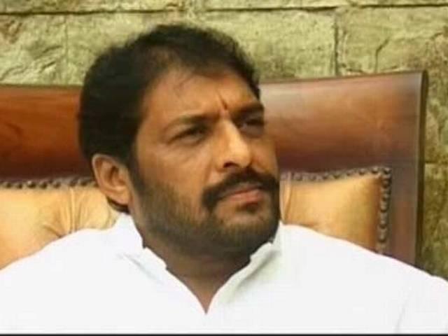 गोपाल कांडा का चुनावी घोषणापत्र जारी, किसानों को मुफ्त बिजली, छात्रों को लैपटाप का वादा gopal-kanda-manifestro