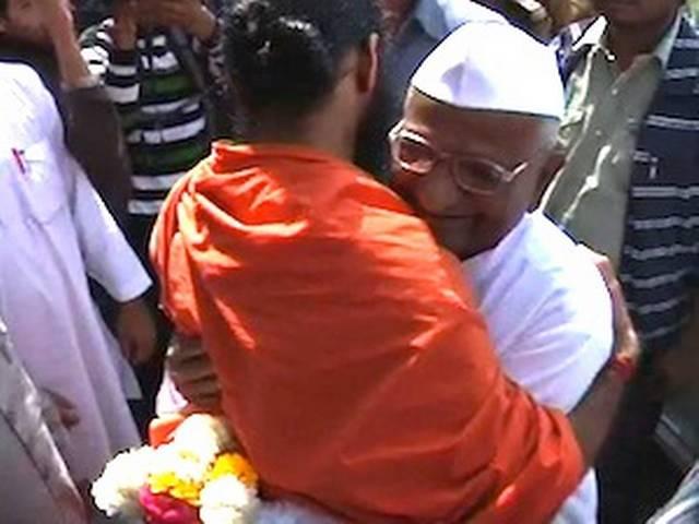 अन्ना के अनशन में नहीं होंगे रामदेव शामिल अन्ना के अनशन में नहीं होंगे रामदेव शामिल