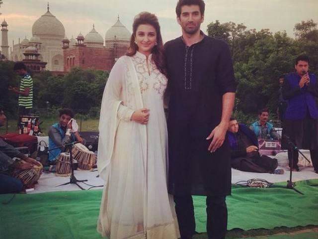 ताज महल में 'दावत-ए-इश्क' की कव्वाली taj_mahal_dawat-e-ishq