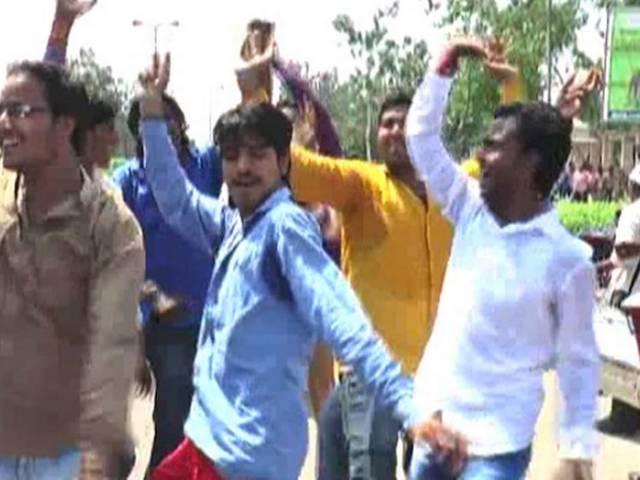 उपचुनाव : बीजेपी को यूपी में सपा तो राजस्थान में कांग्रेस ने दी मात By Poll Results: BJP Loses ground in states
