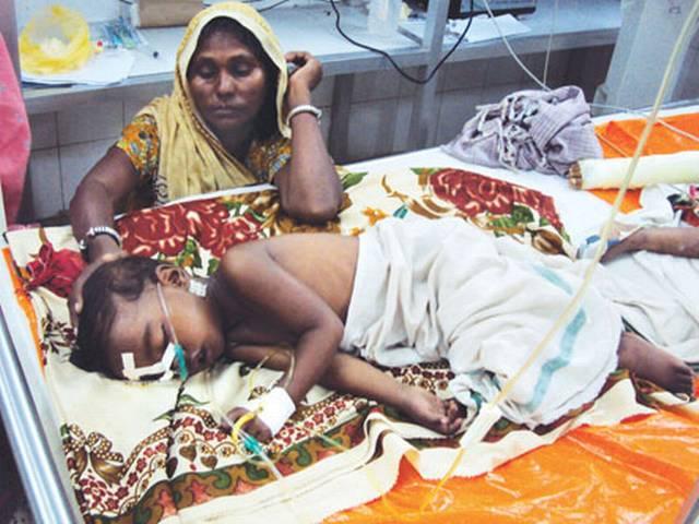 युपी: इंसेफेलाइटिस से और 17 बच्चों की मौत 17 children dead due to encephalitis.