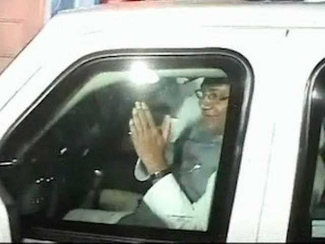 विवादों के बीच आज नीतीश मनाएंगे बिहार दिवस विवादों के बीच आज नीतीश मनाएंगे बिहार दिवस